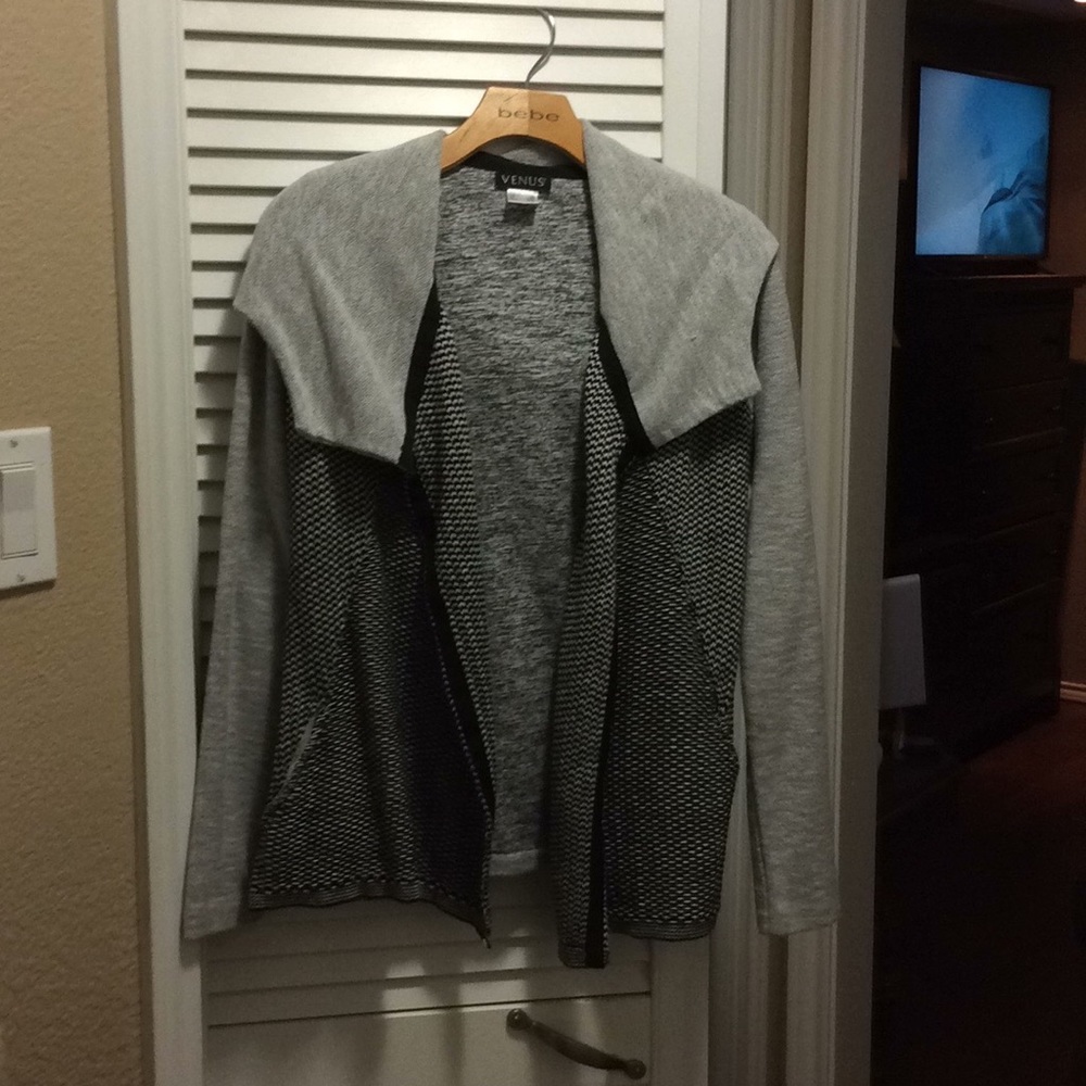 Ladies Hoodie. Size small.